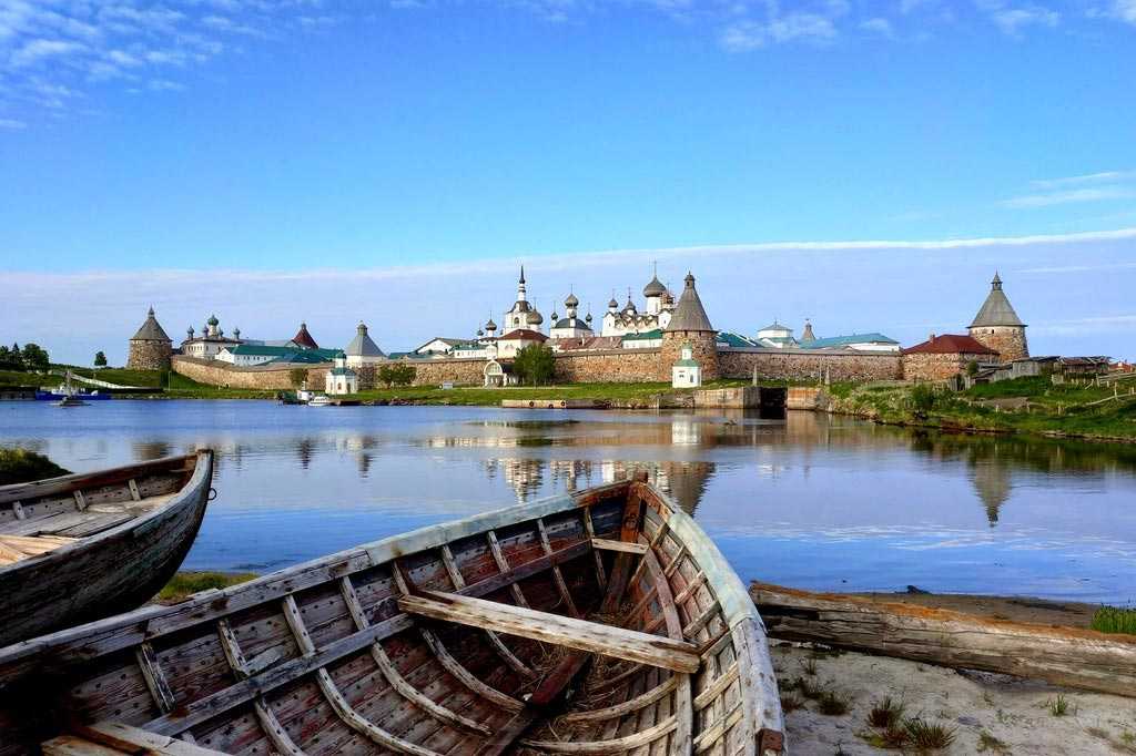 На русском севере перед. Архангельск Поморы. Архангельск города Архангельской области. Памятники севера Архангельской области. Архангельск и область достопримечательности.