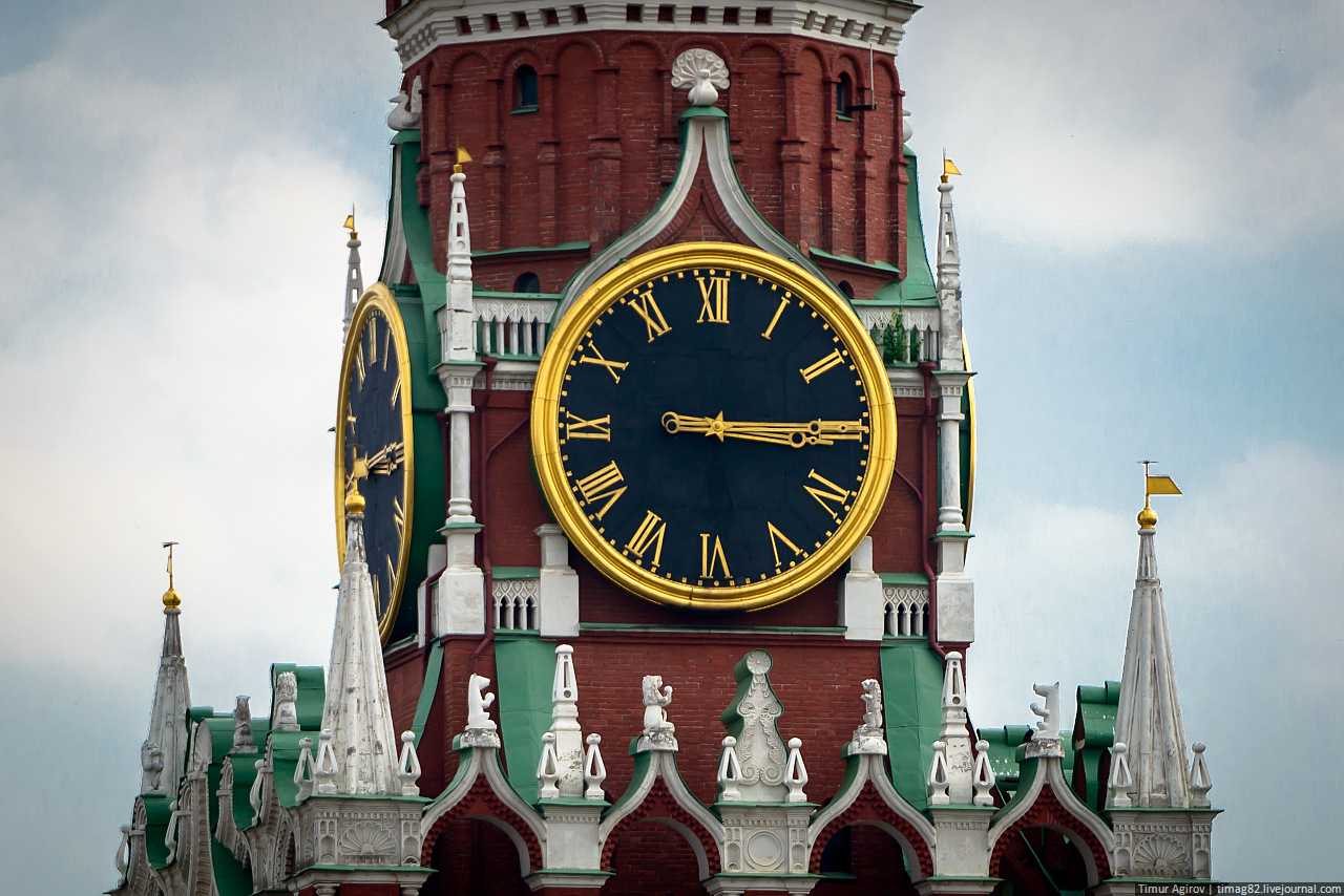 Башня кремля часы